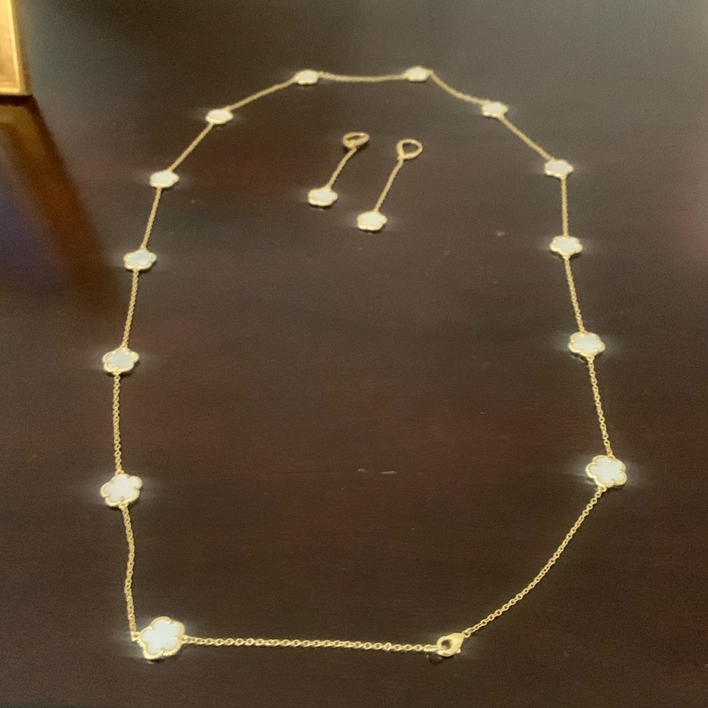 Jankuo Clover necklace and earrings set iridescence pearl color